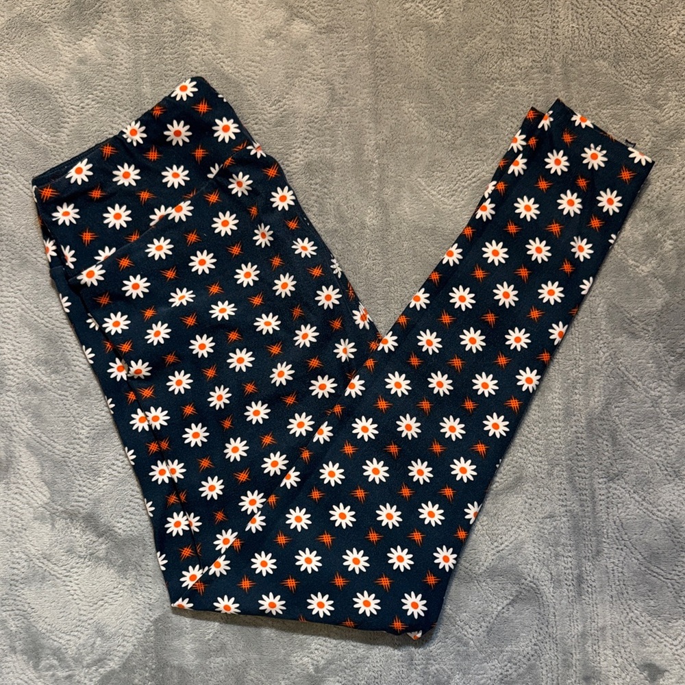 LuLaRoe Navy Daisy Print Leggings with Orange Centers